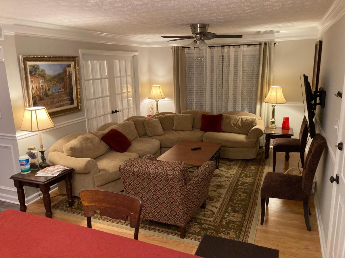 Spacious 3 Bedroom 2 Bath Condo Close To Five-Points In Атенс Экстерьер фото