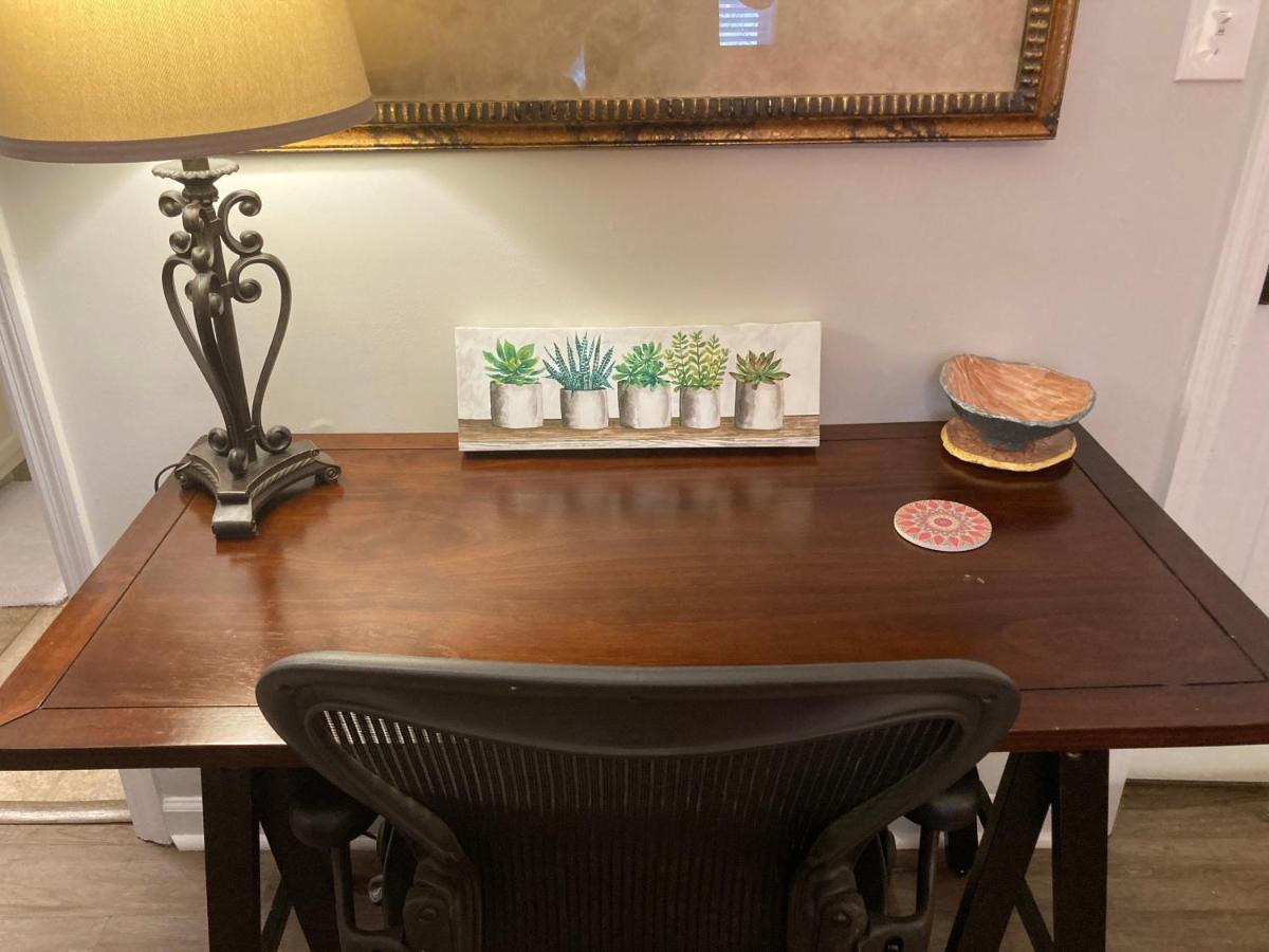 Spacious 3 Bedroom 2 Bath Condo Close To Five-Points In Атенс Экстерьер фото