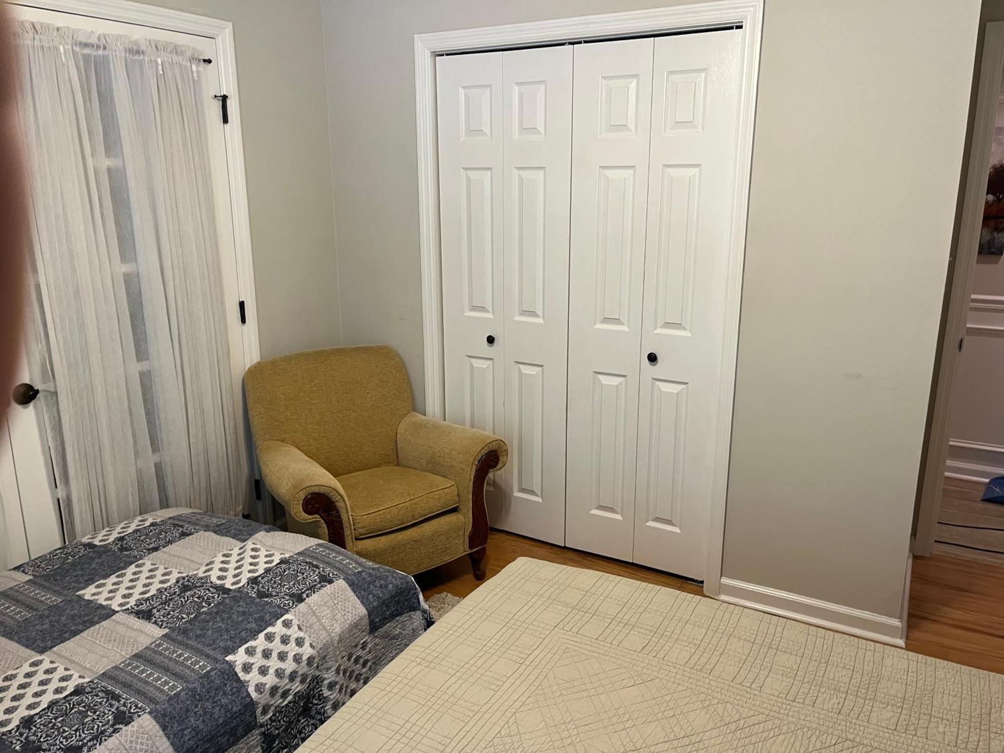 Spacious 3 Bedroom 2 Bath Condo Close To Five-Points In Атенс Экстерьер фото